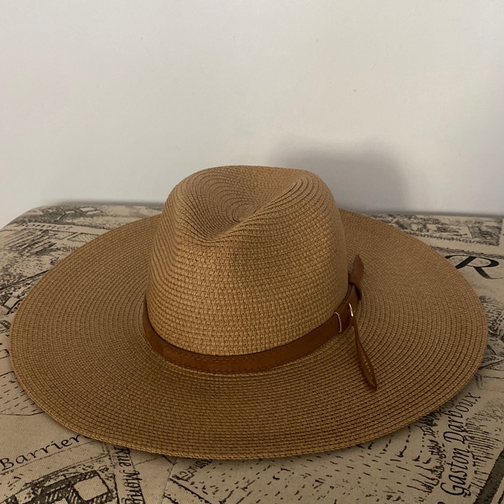 NWT - Wide brim straw hat